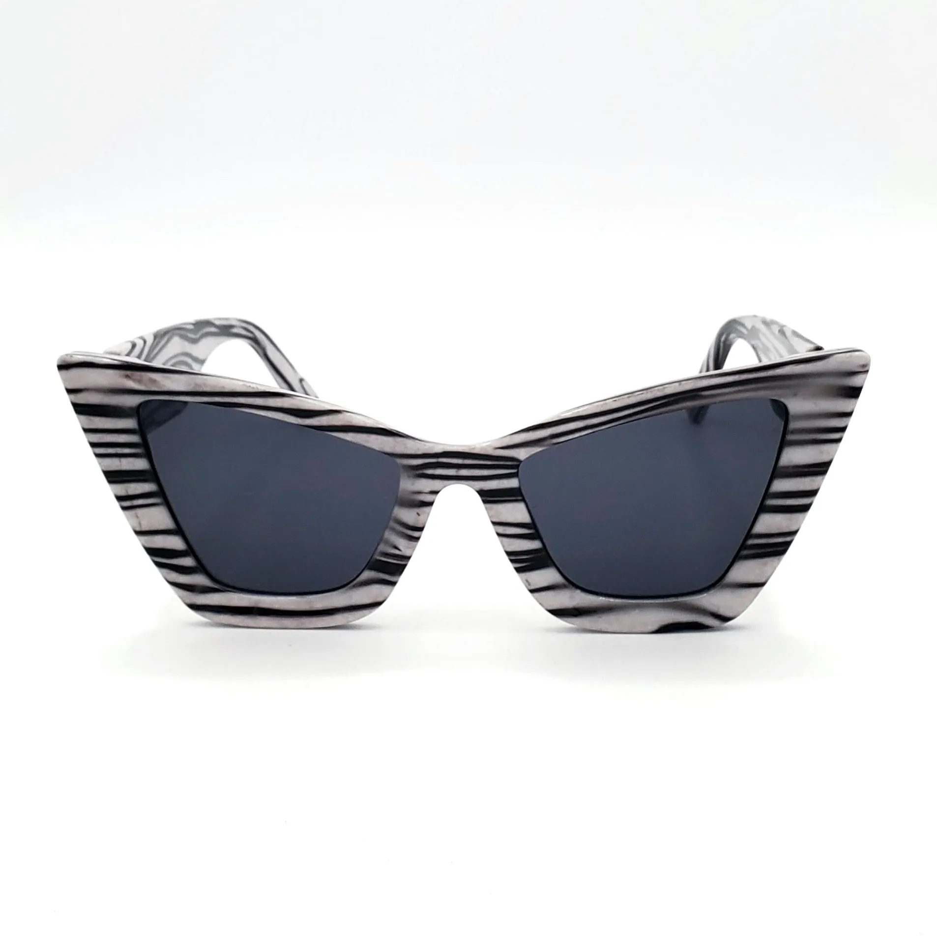 Angular Thick Frame Cat-Eye Sunglasses - Black & Grey Woodgrain